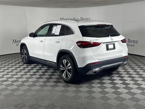 2025 Mercedes-Benz GLA 250 Base