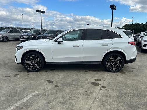118 / 885WHITE 2026 Mercedes-Benz GLC 300 Base 4MATIC