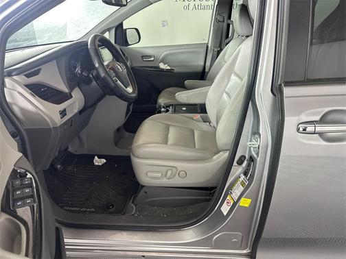 2018 Toyota Sienna XLE Premium