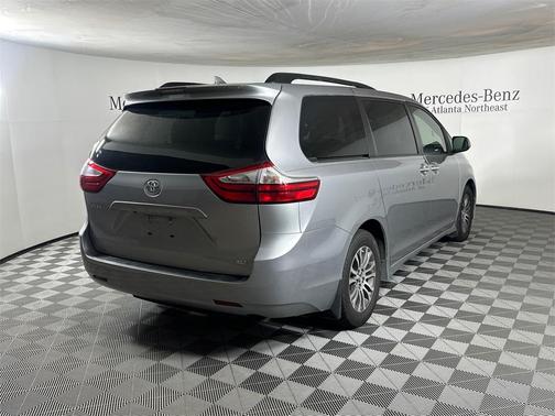 2018 Toyota Sienna XLE Premium
