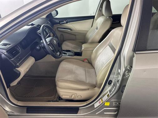 2013 Toyota Camry Hybrid XLE