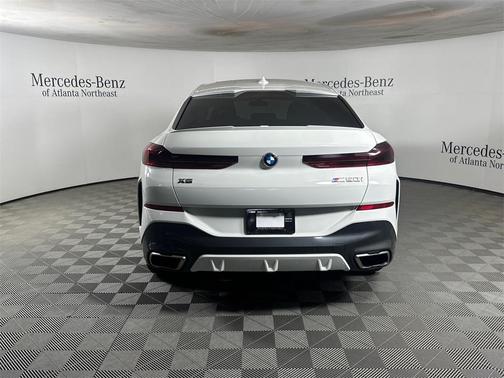 2022 BMW X6 M50i