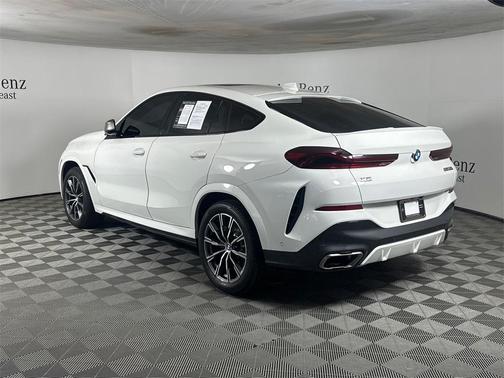 2022 BMW X6 M50i