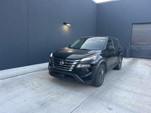 Super Black 2024 Nissan Rogue S