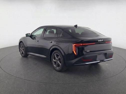 Aurora Black Pearl 2025 Kia K4
