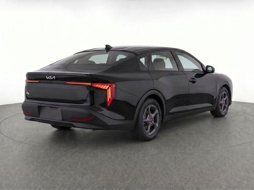 Aurora Black Pearl 2025 Kia K4