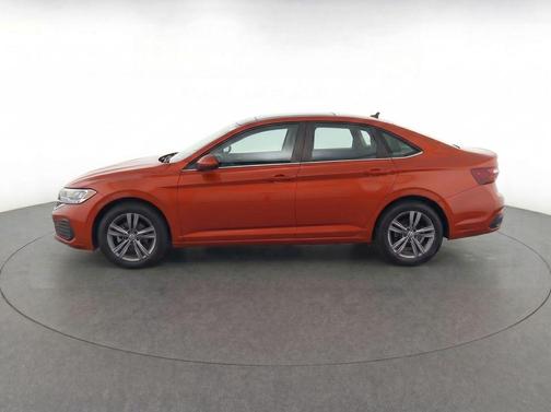 Kings Red 2023 Volkswagen Jetta 1.5T SE