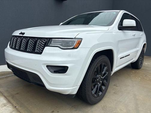 Bright White Clearcoat 2020 Jeep Grand Cherokee Altitude