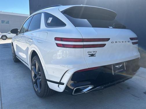 Uyuni White 2026 Genesis GV70 2.5T Sport Prestige
