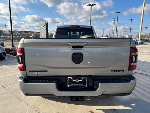 Billet Silver Metallic Clearcoat 2022 RAM 3500 Laramie