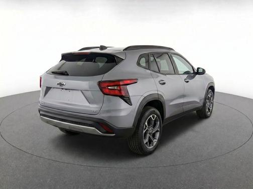 Sterling Gray Metallic 2026 Chevrolet Trax LT