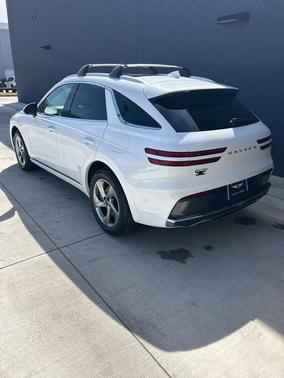 Uyuni White 2026 Genesis GV70 2.5T Advanced