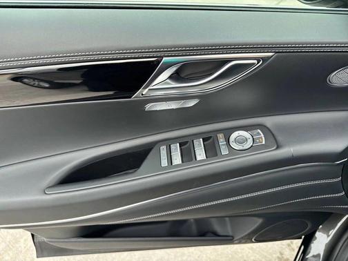 Makalu Gray 2026 Genesis GV80 2.5T Prestige