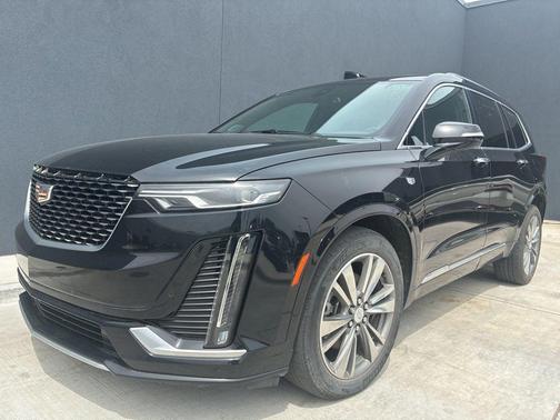 Stellar Black Metallic 2021 Cadillac XT6 Premium Luxury AWD