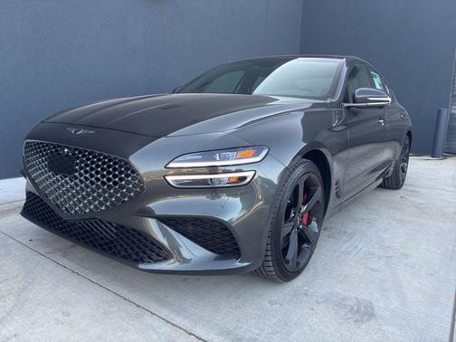 Makalu Gray 2026 Genesis G70 3.3T Sport Prestige
