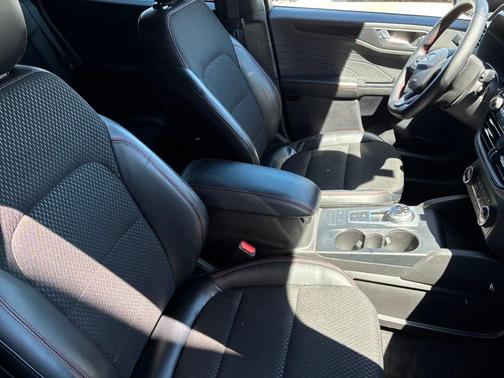 Gray Metallic 2025 Ford Escape ST-Line