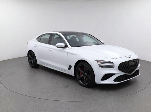 Uyuni White 2026 Genesis G70 3.3T Sport Prestige