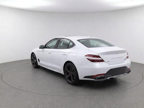 Uyuni White 2026 Genesis G70 3.3T Sport Prestige