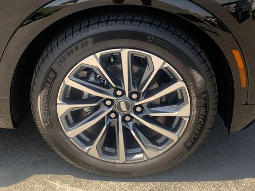 2025 Cadillac LYRIQ Sport