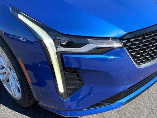 2023 Cadillac CT4 Luxury