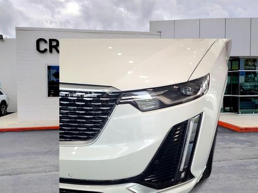 Crystal White Tricoat 2025 Cadillac XT6 Luxury FWD