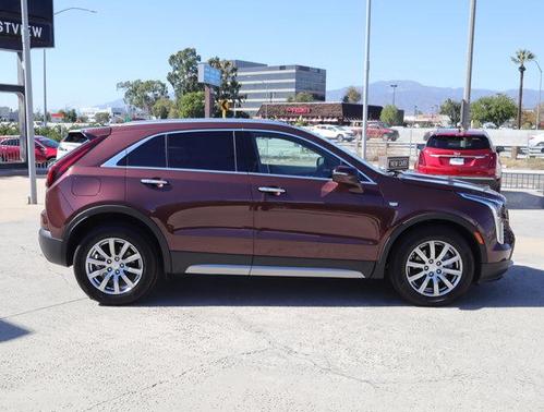 Photo 3 of 30 of 2022 Cadillac XT4 Premium Luxury