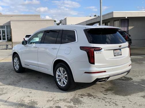 2024 Cadillac XT6 Luxury FWD