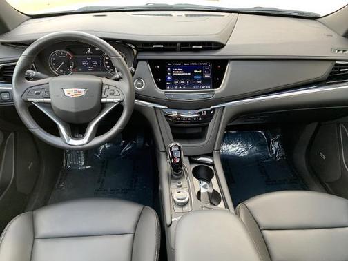 2024 Cadillac XT6 Luxury FWD