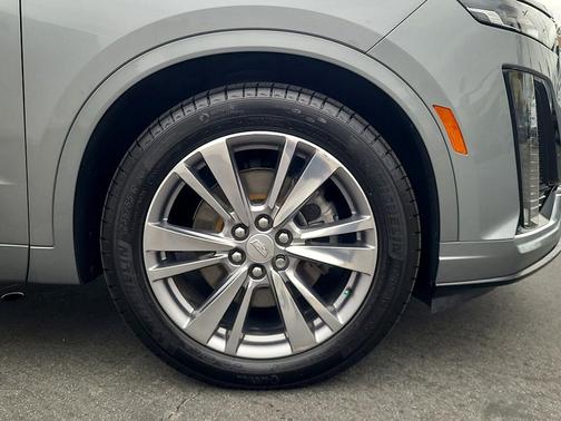 2024 Cadillac XT6 Premium Luxury FWD