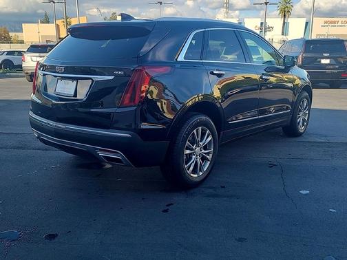 2022 Cadillac XT5 Premium Luxury