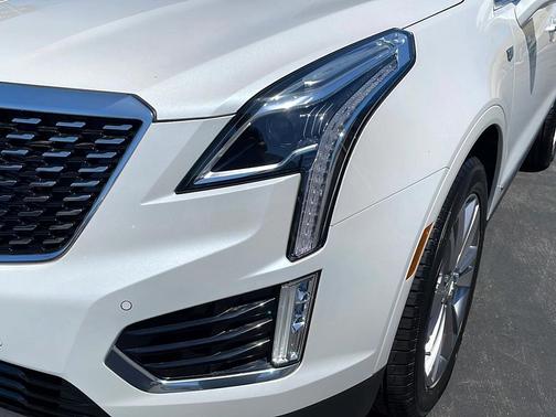 Crystal White Tricoat 2023 Cadillac XT5 Premium Luxury