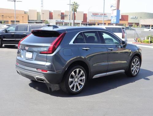Photo 4 of 30 of 2019 Cadillac XT4 Premium Luxury