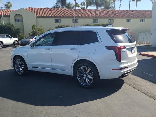 2023 Cadillac XT6 Premium Luxury FWD