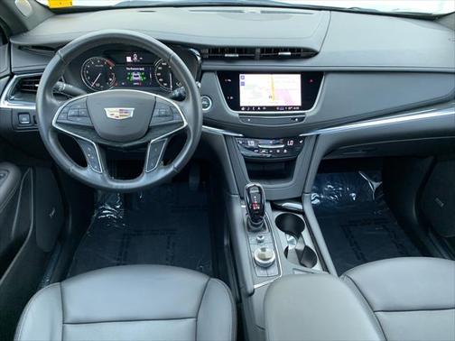2022 Cadillac XT5 Premium Luxury