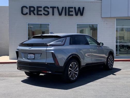 2025 Cadillac LYRIQ Sport