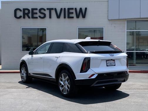 2025 Cadillac OPTIQ Luxury 1 AWD