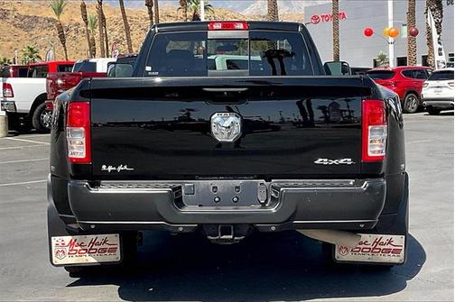 2022 RAM 3500 Tradesman Regular Cab 4x4 8' Box