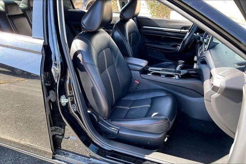 Super Black Clear Coat 2024 Nissan Altima SR FWD