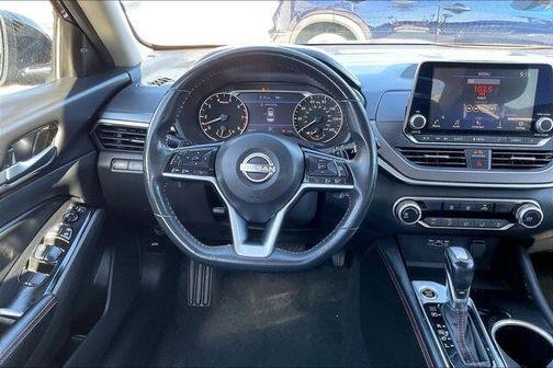 Super Black Clear Coat 2024 Nissan Altima SR FWD