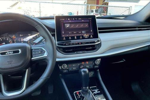 Bright White Clearcoat 2025 Jeep Compass Limited