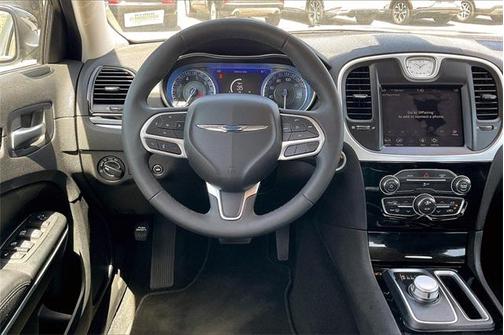 2023 Chrysler 300 Touring