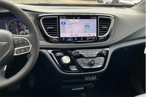 2025 Chrysler Pacifica L