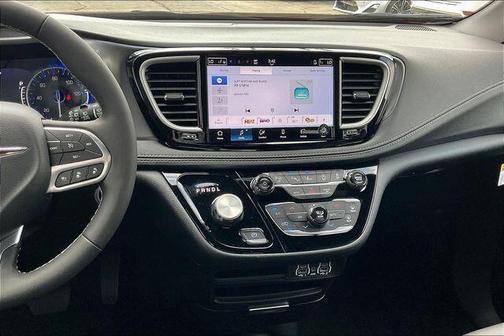2025 Chrysler Pacifica L