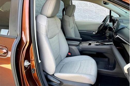 2022 Toyota Sienna LE