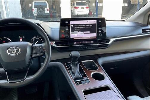 2022 Toyota Sienna LE