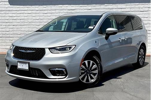 2023 Chrysler Pacifica Hybrid Touring L