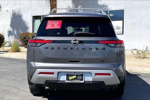 2023 Nissan Pathfinder SL FWD