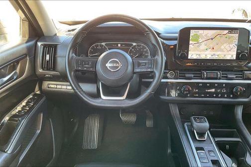 2023 Nissan Pathfinder SL FWD