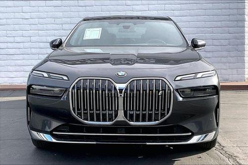 Dark Graphite Metallic 2023 BMW i7 xDrive60