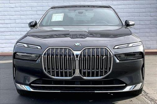 Dark Graphite Metallic 2023 BMW i7 xDrive60